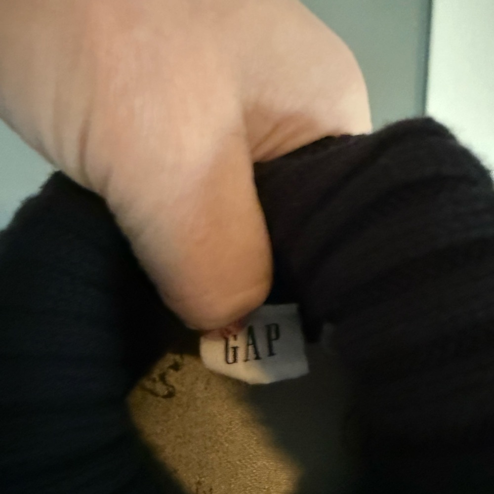 GAP Classic Black Turtleneck Sweater - Picture 5 of 6